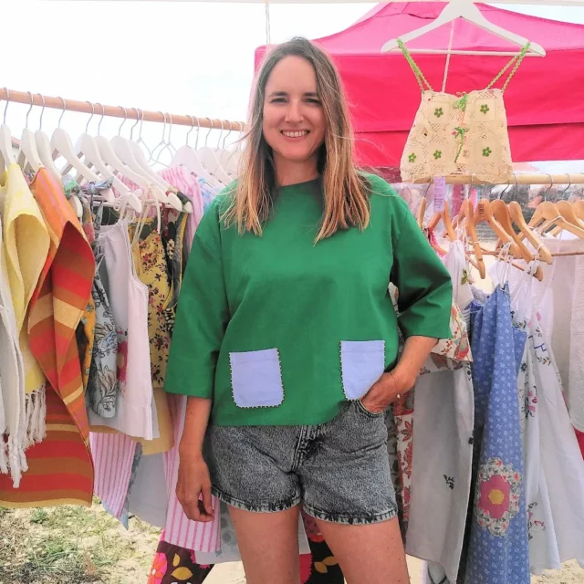 ☀️Coucou! Heureuse de te retrouver sur le marché de Contis, tous les mercredis et dimanches matins.
🥰Merci à mes premières clientes!

🍀La saison s'annonce pleine de sourires et de bonne humeur, ça nous change un peu de Paris 😋

De nouveaux modèles disponibles entre chaque session, aussi jetez un oeil au site, des promos sont en ligne 💝

🏖️Bel été à toutes, et au plaisir de vous croiser au marché ?

 .
.
.
.
#marché #contis #upcyclingfashion #recyclagetextile